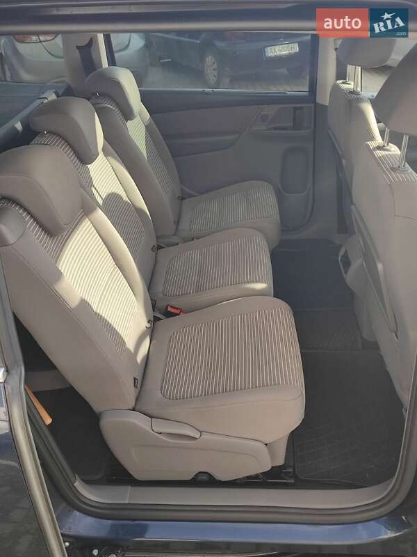 Минивэн SEAT Alhambra 2010 в Киеве