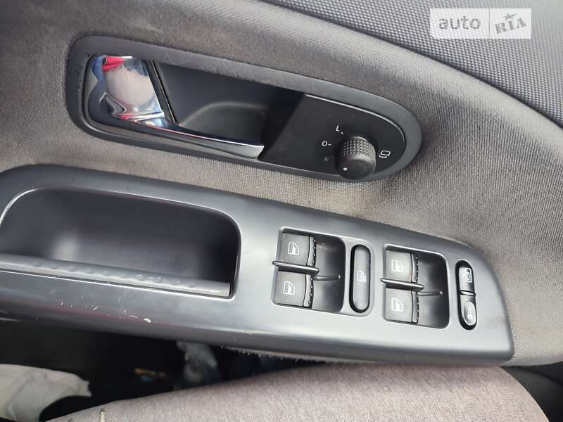 Мінівен SEAT Alhambra 2009 в Чернівцях