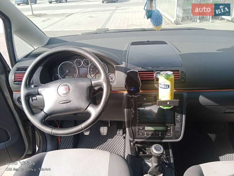 Минивэн SEAT Alhambra 2007 в Белках