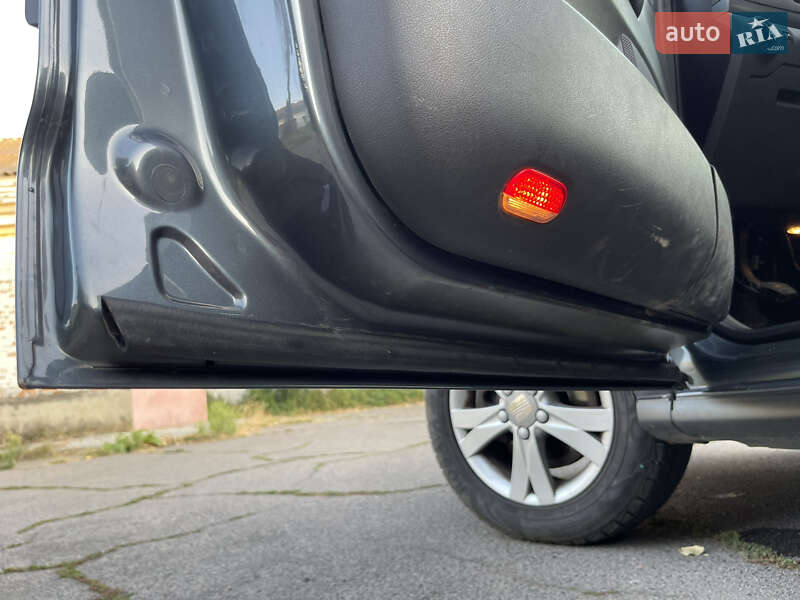 Минивэн SEAT Alhambra 2008 в Новоархангельске фото 18 Минивэн SEAT Alhambra 2008 в Новоархангельске