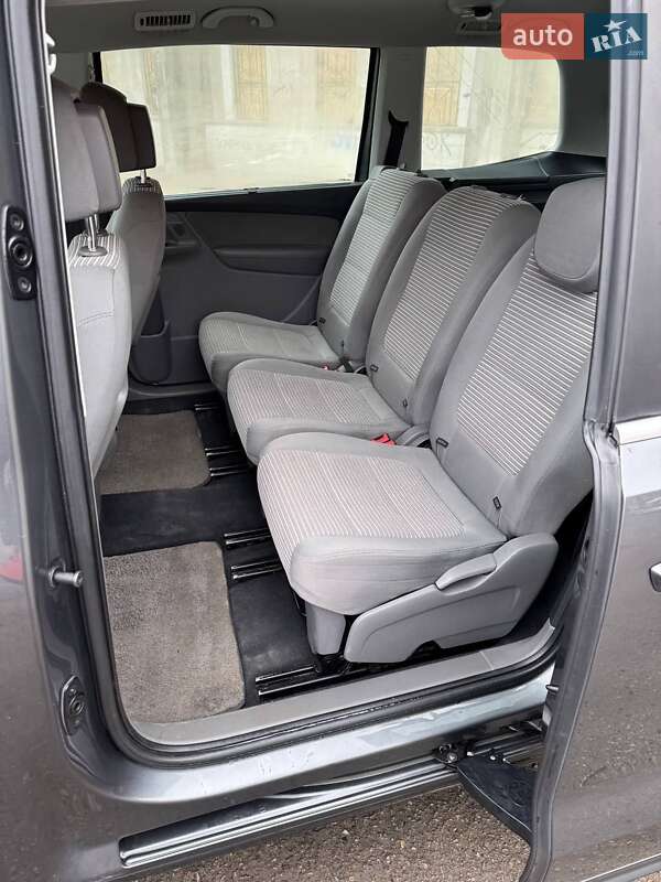 Мінівен SEAT Alhambra 2014 в Івано-Франківську