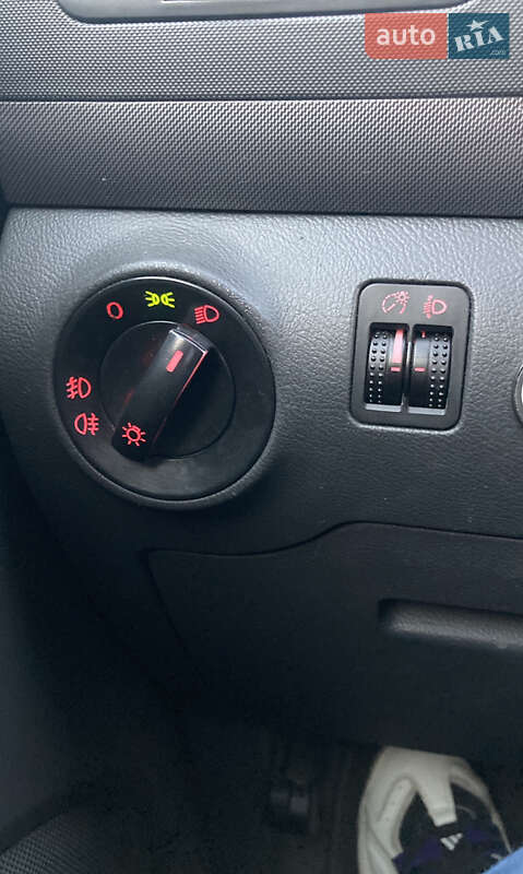 Минивэн SEAT Alhambra 2009 в Киеве