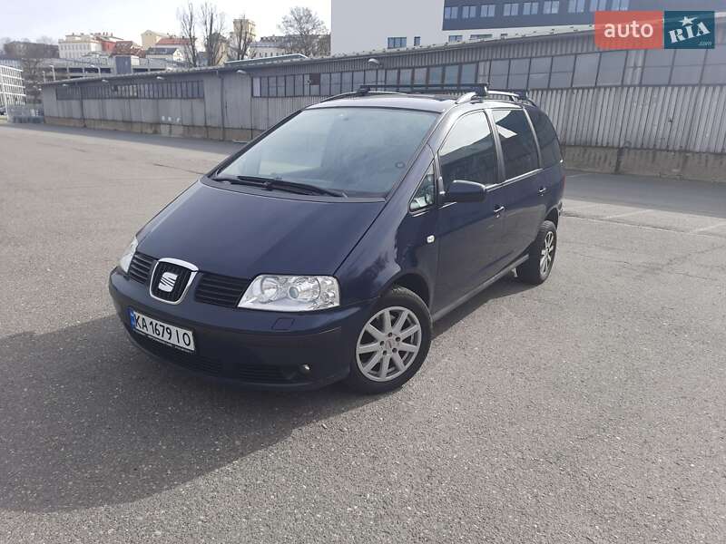 Мінівен SEAT Alhambra 2009 в Києві