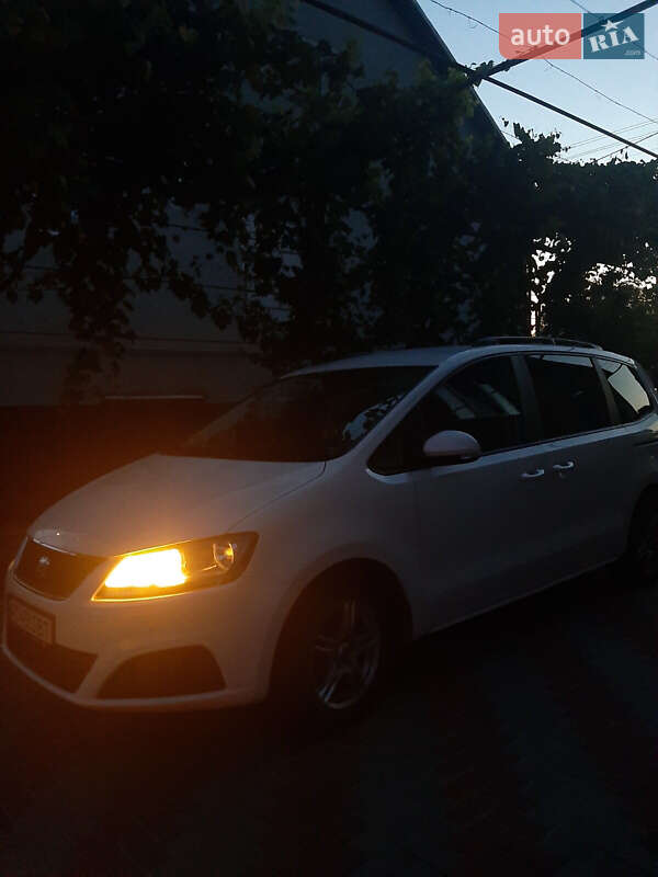 Минивэн SEAT Alhambra 2011 в Тячеве