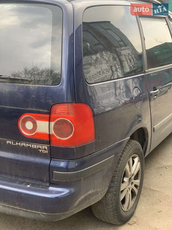 Минивэн SEAT Alhambra 2001 в Одессе