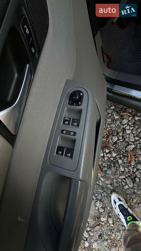 Минивэн SEAT Alhambra 2014 в Бережанах