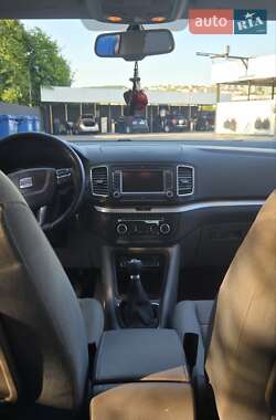 Минивэн SEAT Alhambra 2011 в 