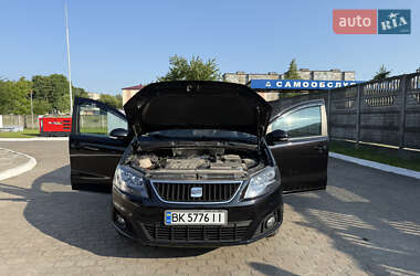 Минивэн SEAT Alhambra 2011 в 