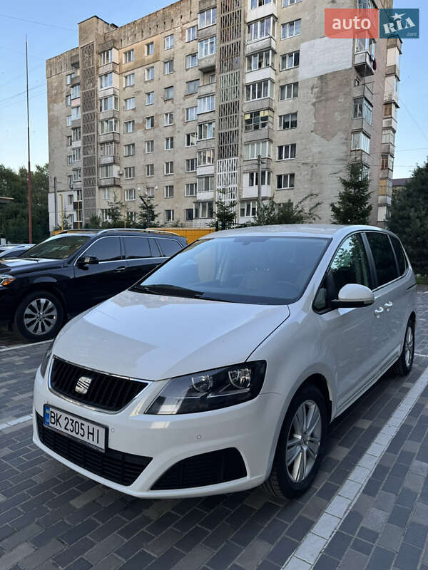 Минивэн SEAT Alhambra 2014 в Млинове