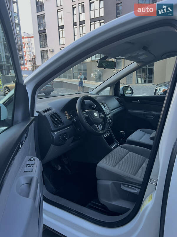 Минивэн SEAT Alhambra 2014 в Млинове