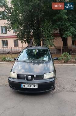 Минивэн SEAT Alhambra 2004 в Кривом Роге