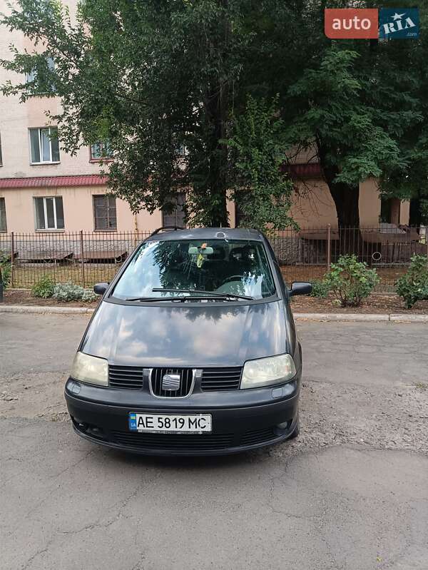 Минивэн SEAT Alhambra 2004 в 