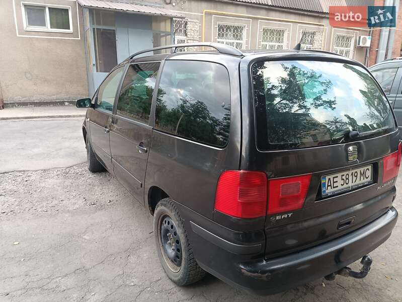 Минивэн SEAT Alhambra 2004 в Кривом Роге