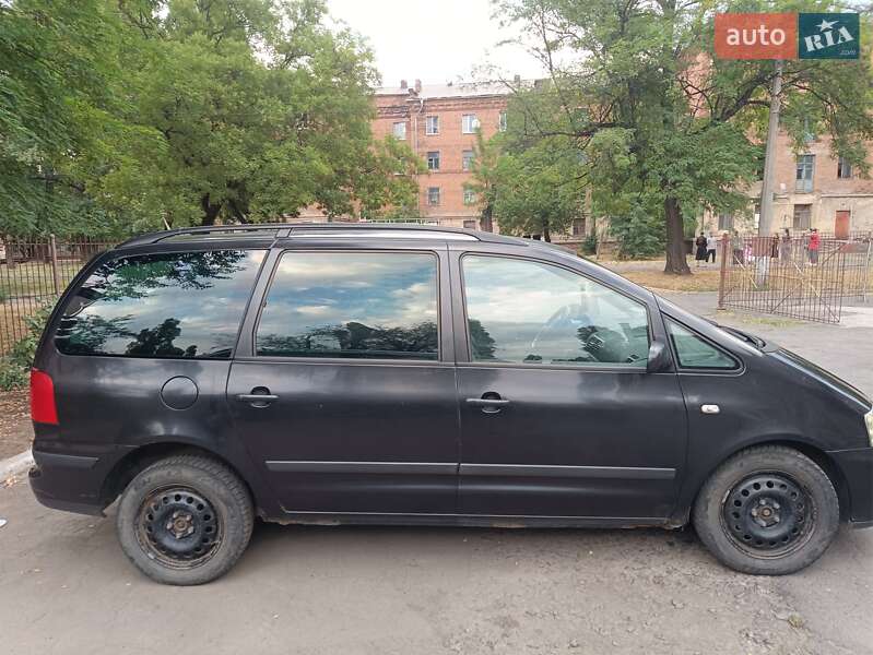 Минивэн SEAT Alhambra 2004 в Кривом Роге