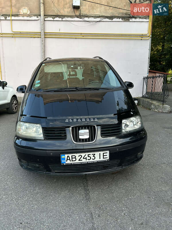 Минивэн SEAT Alhambra 2010 в 