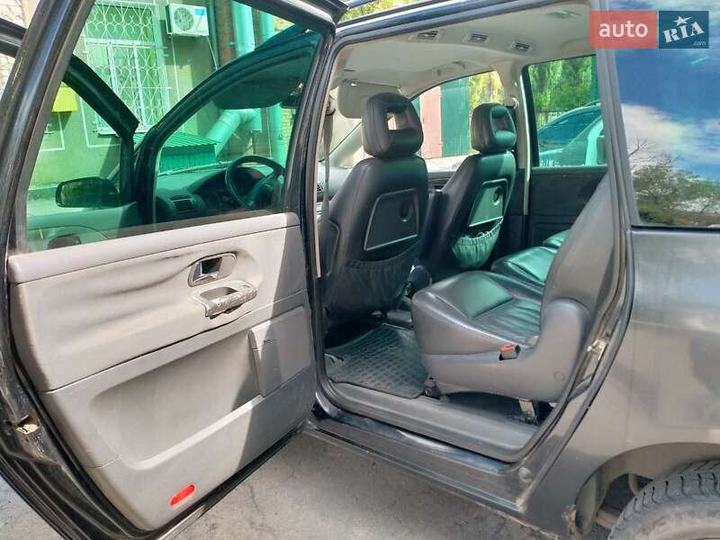 Минивэн SEAT Alhambra 2004 в Кривом Роге