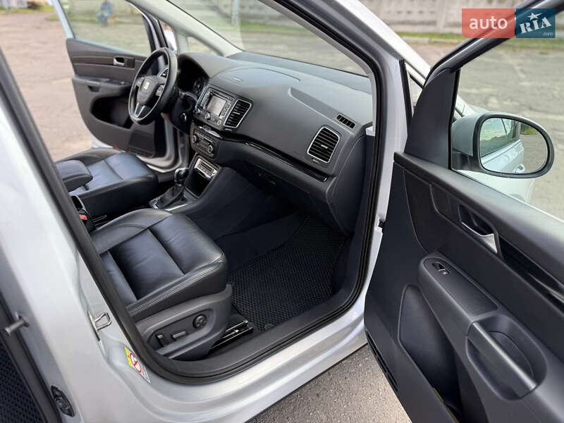 Минивэн SEAT Alhambra 2011 в Луцке