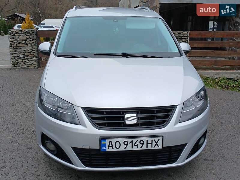 Минивэн SEAT Alhambra 2010 в Нижних Воротах