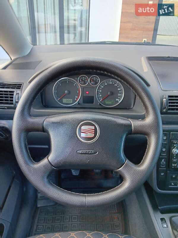 Минивэн SEAT Alhambra 2006 в Черновцах