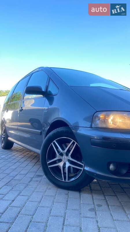 Минивэн SEAT Alhambra 2007 в Черновцах