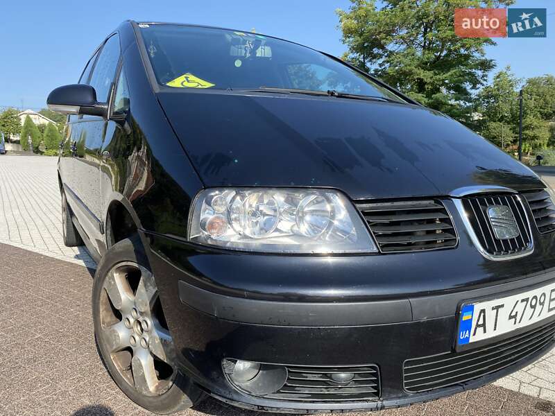 Минивэн SEAT Alhambra 2010 в Львове