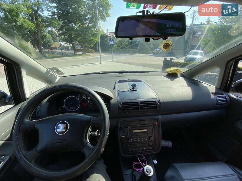 Минивэн SEAT Alhambra 2010 в Львове