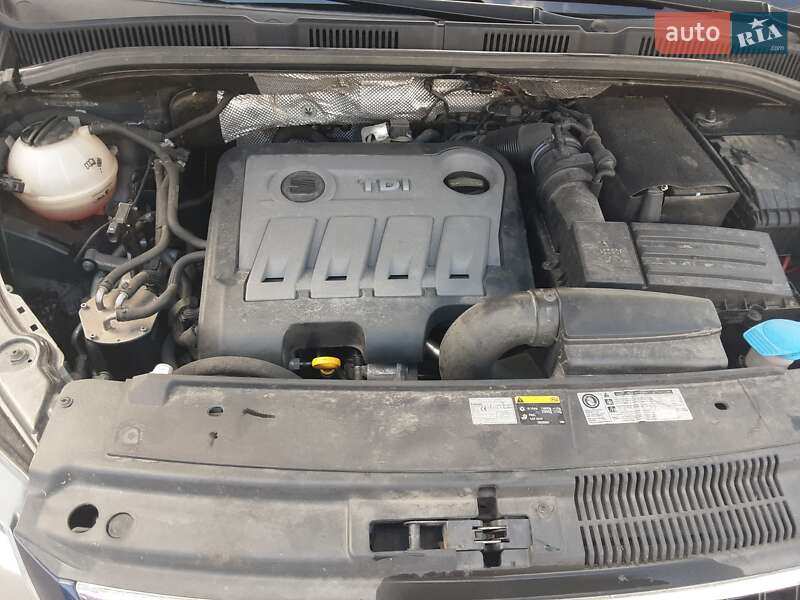 Минивэн SEAT Alhambra 2014 в Львове