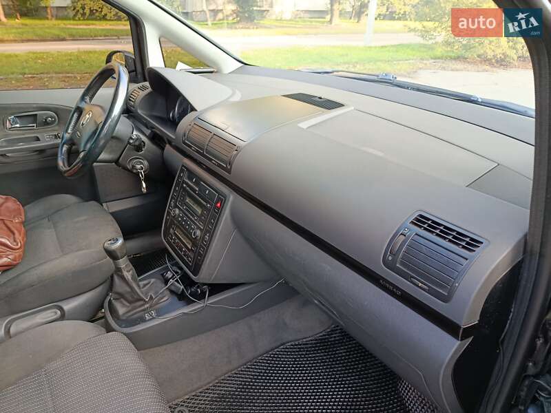 Минивэн SEAT Alhambra 2010 в Кременчуге