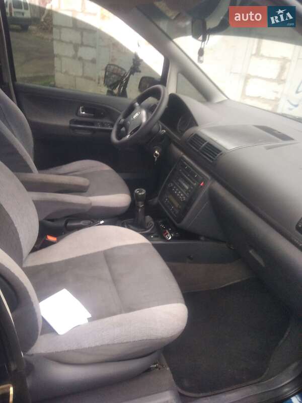 Минивэн SEAT Alhambra 2001 в Чернигове