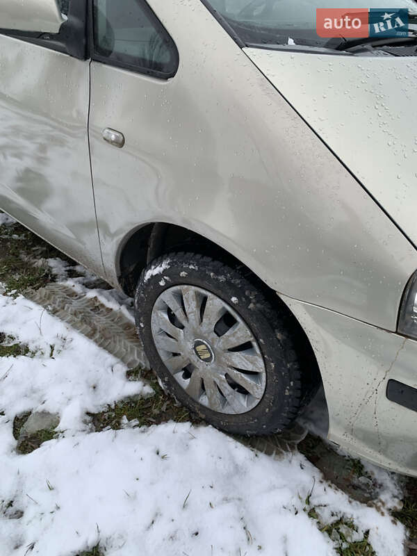 Минивэн SEAT Alhambra 2001 в Ровно