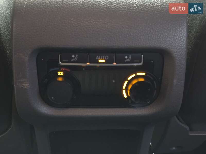 Минивэн SEAT Alhambra 2012 в Киеве