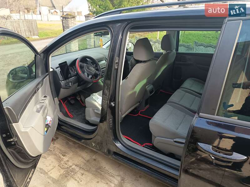 Минивэн SEAT Alhambra 2013 в Глыбокой