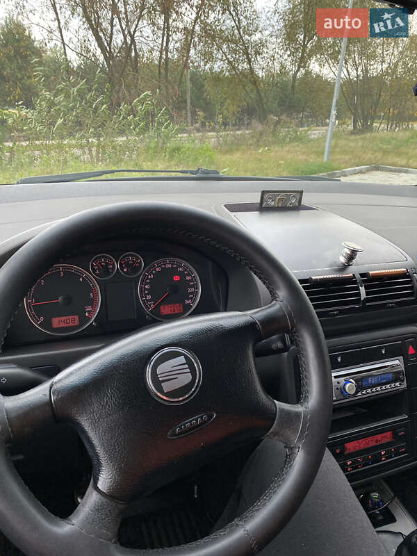 Минивэн SEAT Alhambra 2005 в Новояворовске