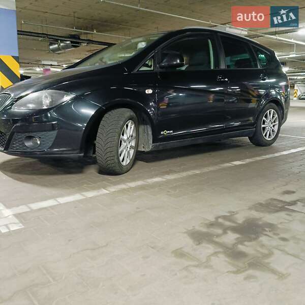 Минивэн SEAT Altea XL 2011 в Хмельницком