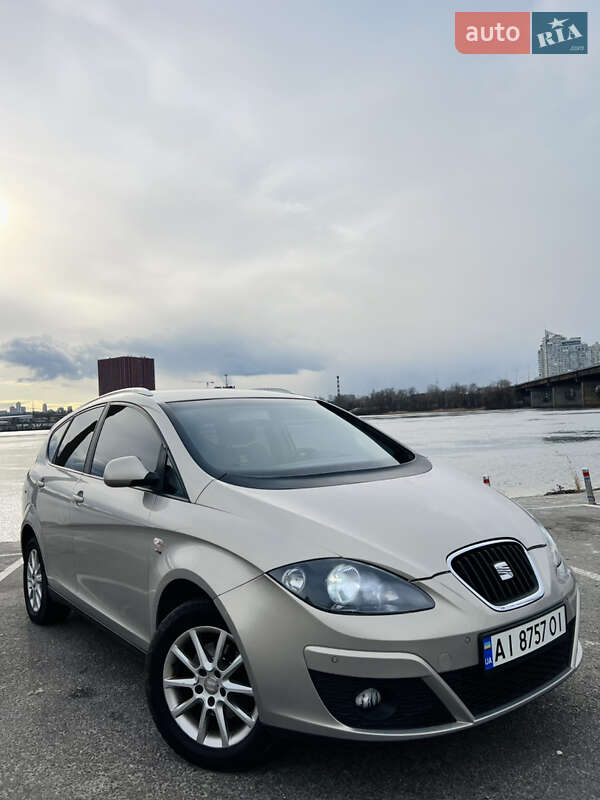 Минивэн SEAT Altea XL 2010 в Киеве