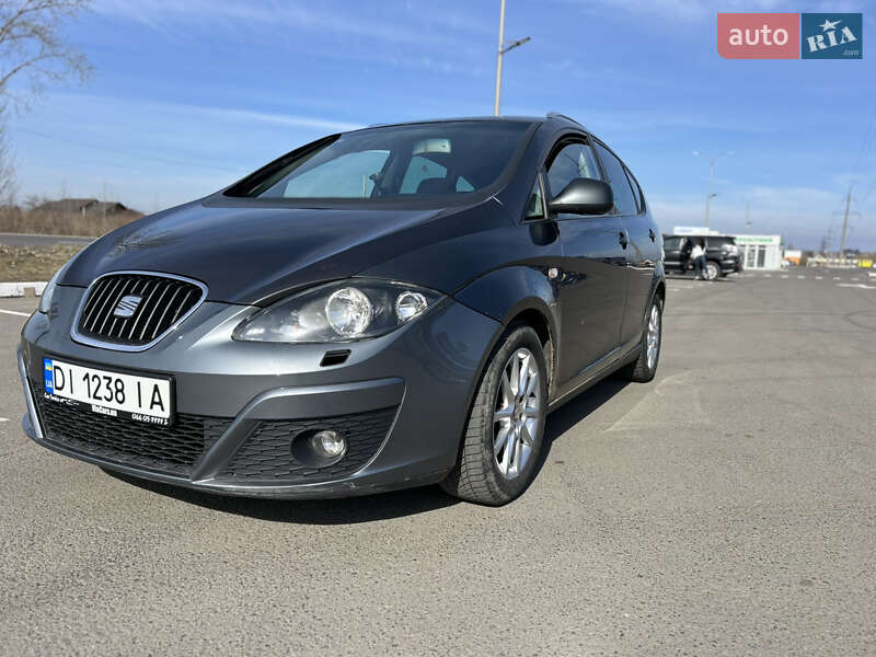Минивэн SEAT Altea XL 2010 в 