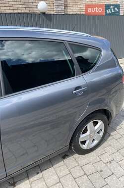 Минивэн SEAT Altea XL 2012 в 