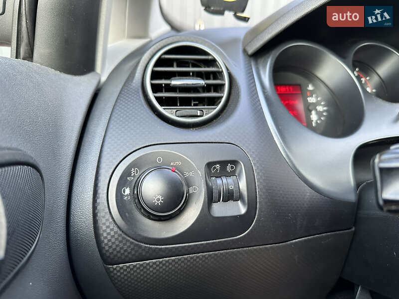 Мінівен SEAT Altea XL 2009 в Києві