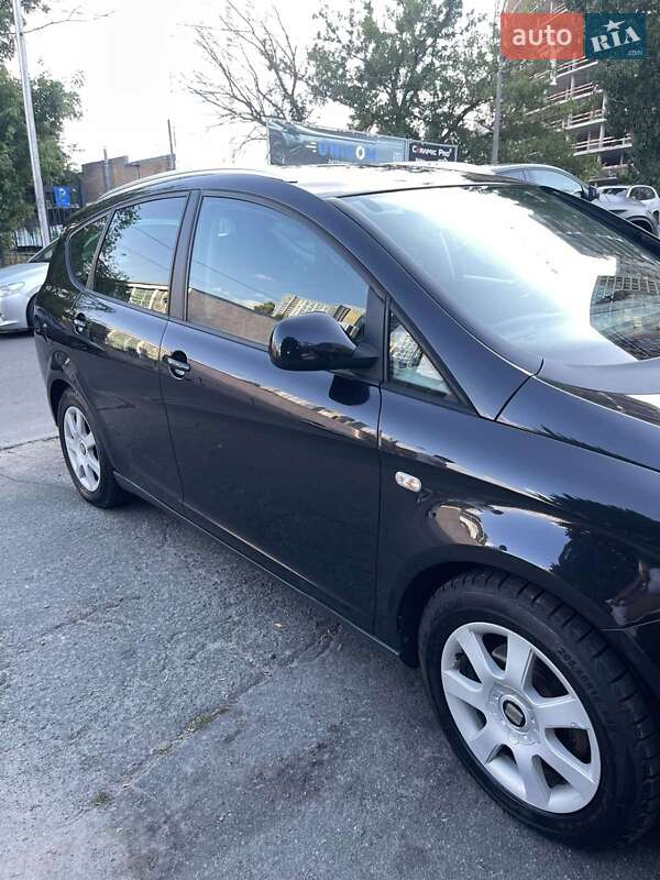 Минивэн SEAT Altea XL 2008 в Киеве