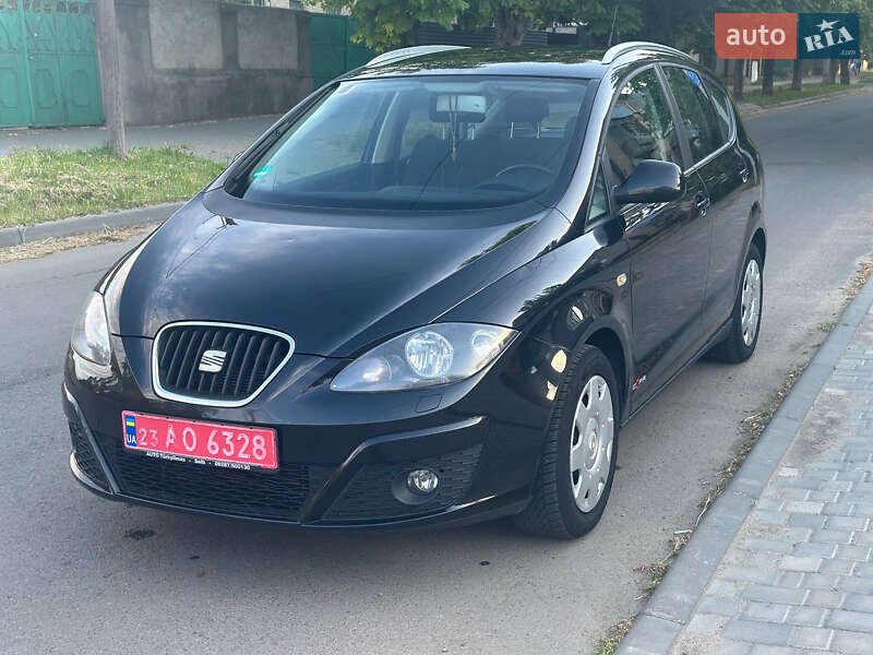 Минивэн SEAT Altea XL 2012 в Староконстантинове