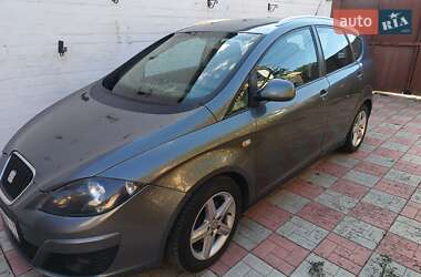 Минивэн SEAT Altea XL 2012 в 