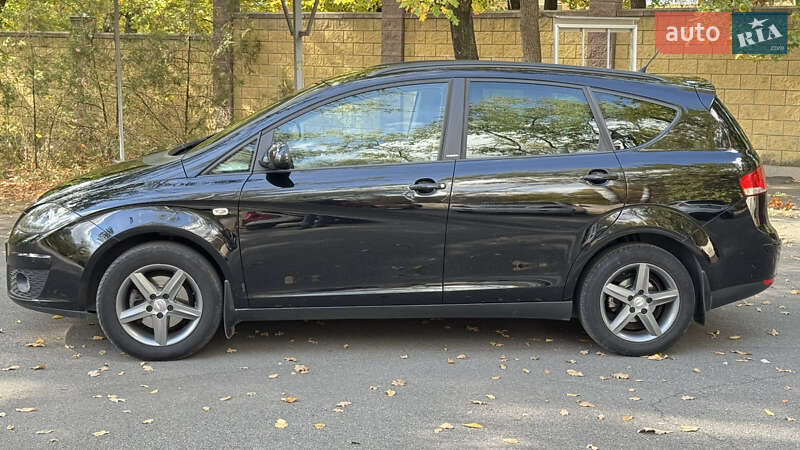 Минивэн SEAT Altea XL 2015 в Новомосковске