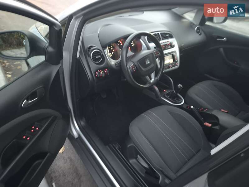 Минивэн SEAT Altea XL 2013 в Звягеле