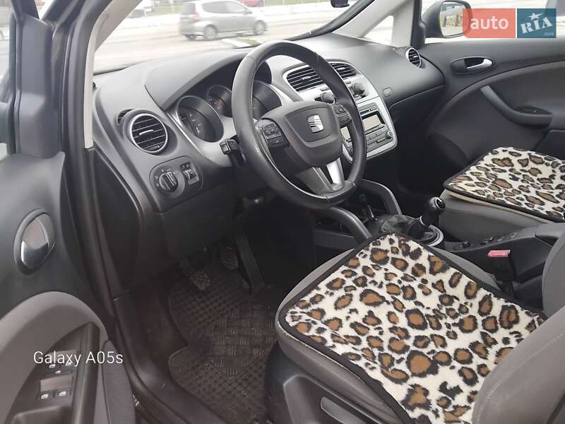 Минивэн SEAT Altea XL 2010 в Киеве