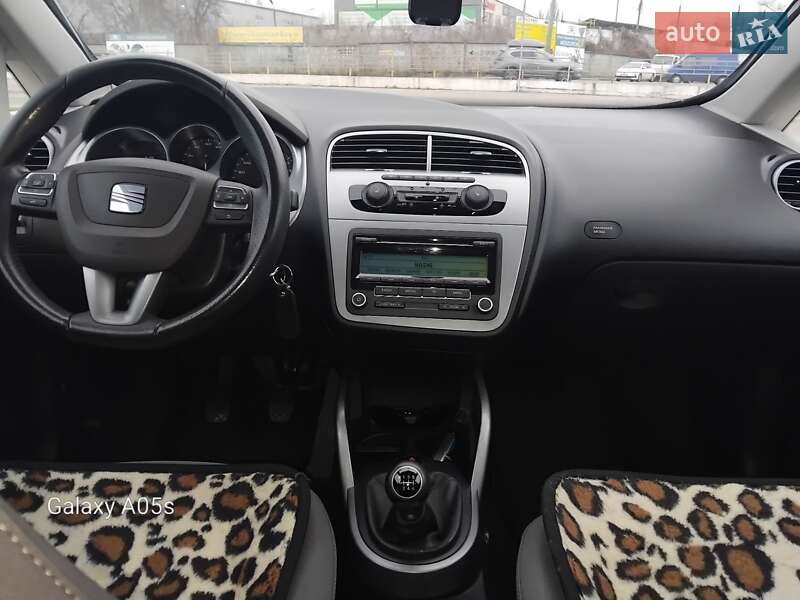 Минивэн SEAT Altea XL 2010 в Киеве