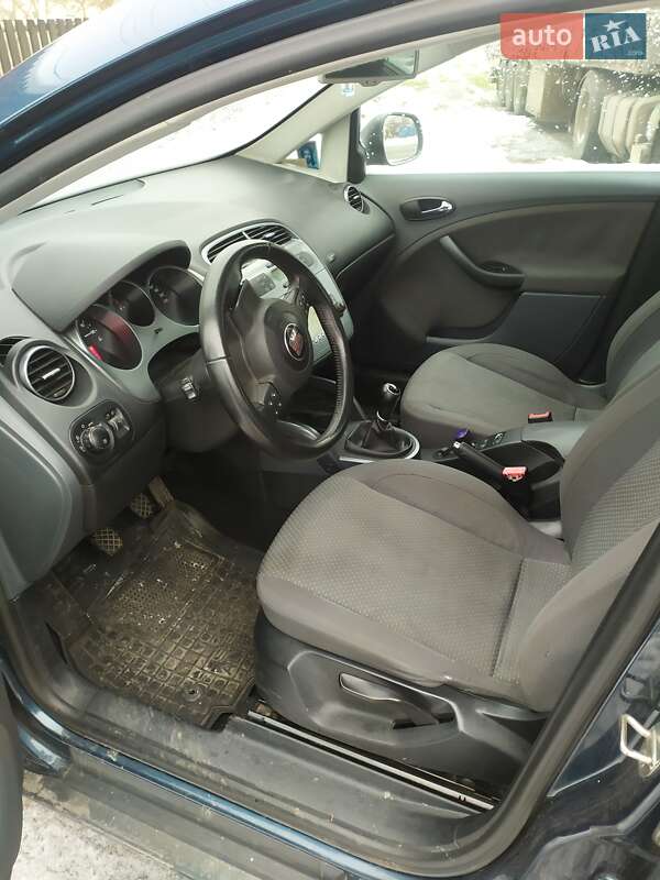 Минивэн SEAT Altea 2008 в Полонном