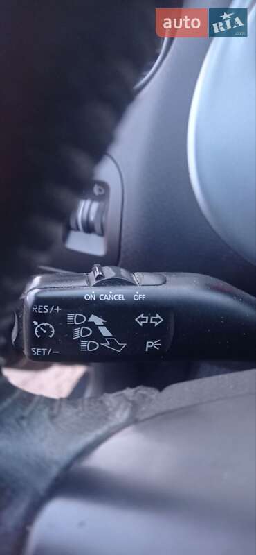 Минивэн SEAT Altea 2009 в Вишневом фото 19 Минивэн SEAT Altea 2009 в Вишневом