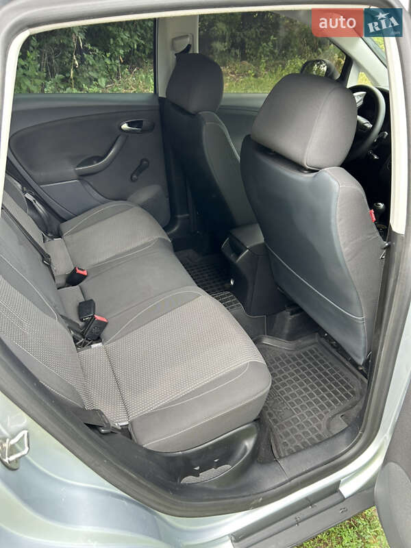 Минивэн SEAT Altea 2010 в Узине