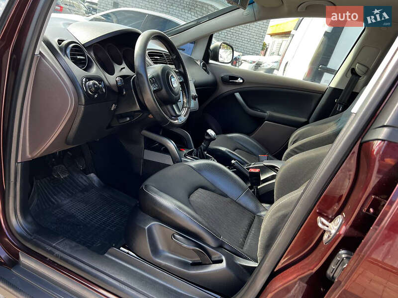 Минивэн SEAT Altea 2008 в Днепре
