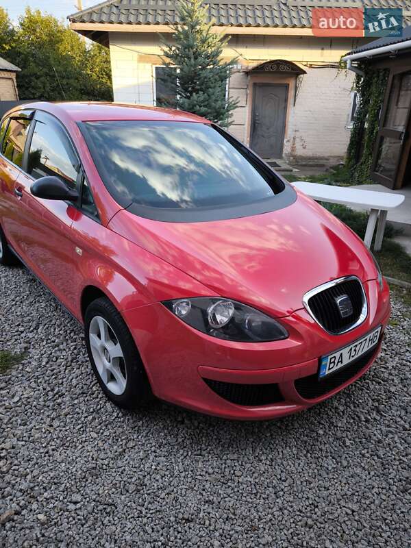 Минивэн SEAT Altea 2004 в 
